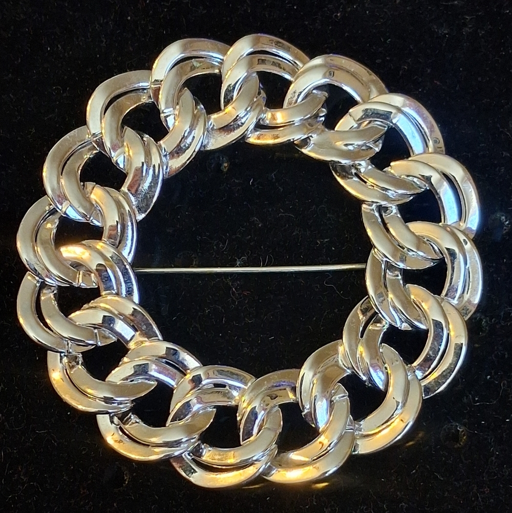 Monet Silvertone Chain Link Wreath Brooch